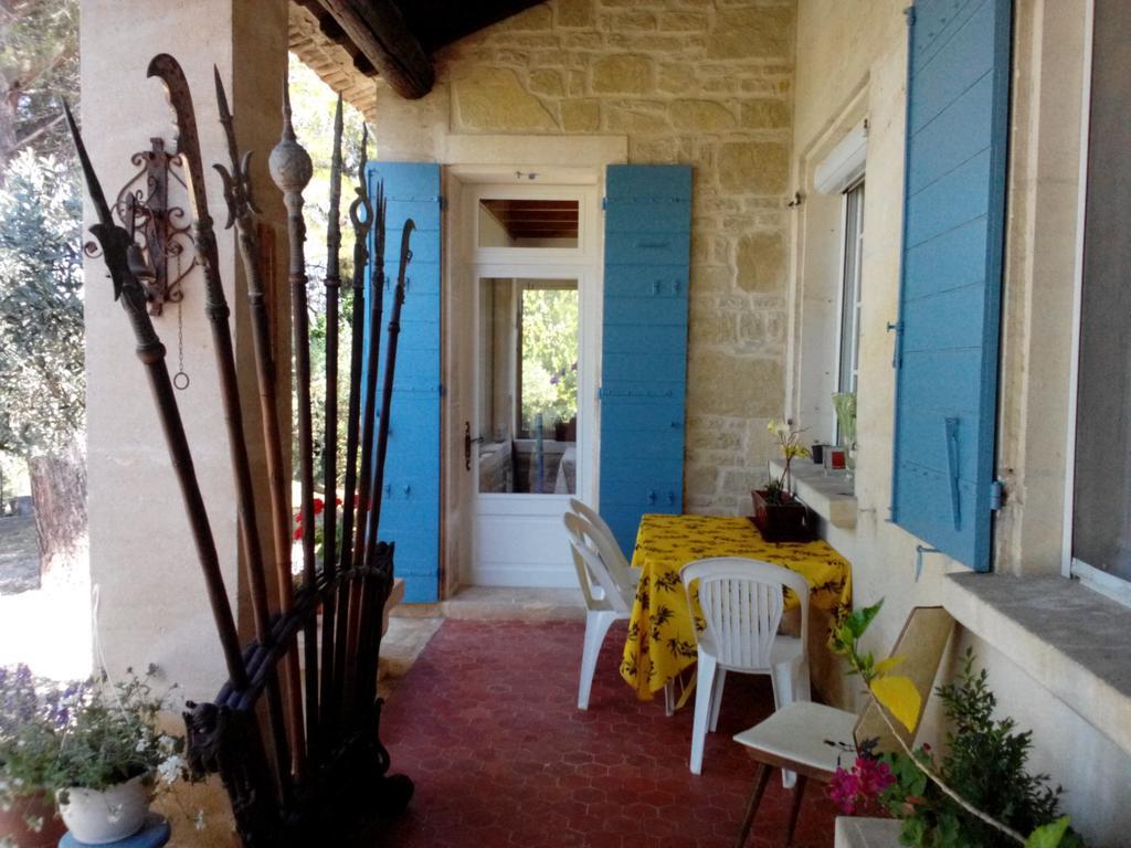 Mas Des Collines Bed and Breakfast Fontvieille Rum bild