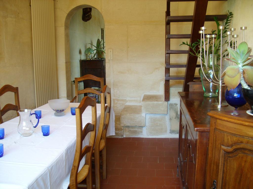 Mas Des Collines Bed and Breakfast Fontvieille Rum bild