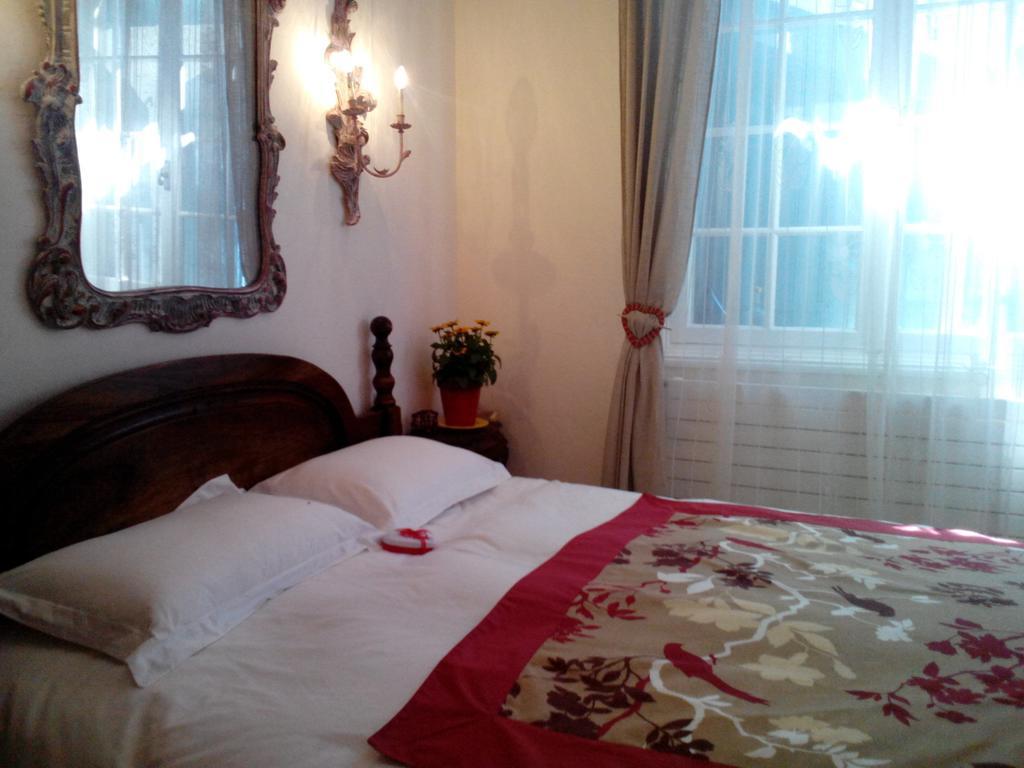 Mas Des Collines Bed and Breakfast Fontvieille Rum bild