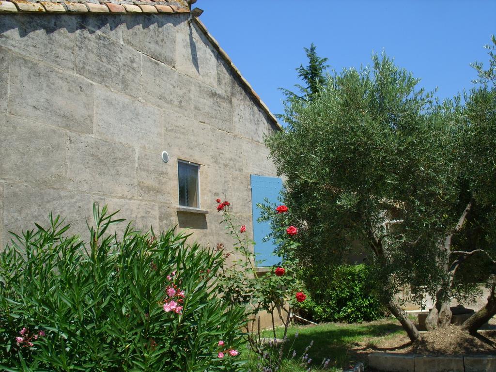 Mas Des Collines Bed and Breakfast Fontvieille Exteriör bild