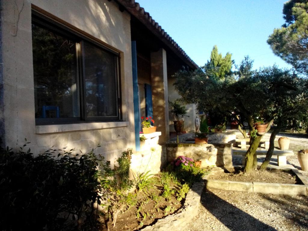 Mas Des Collines Bed and Breakfast Fontvieille Exteriör bild